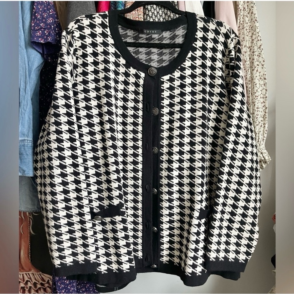 Button Front Houndstooth Cardigan